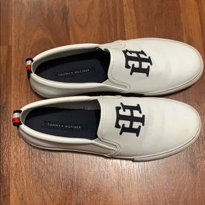 Super cute tommy shoes